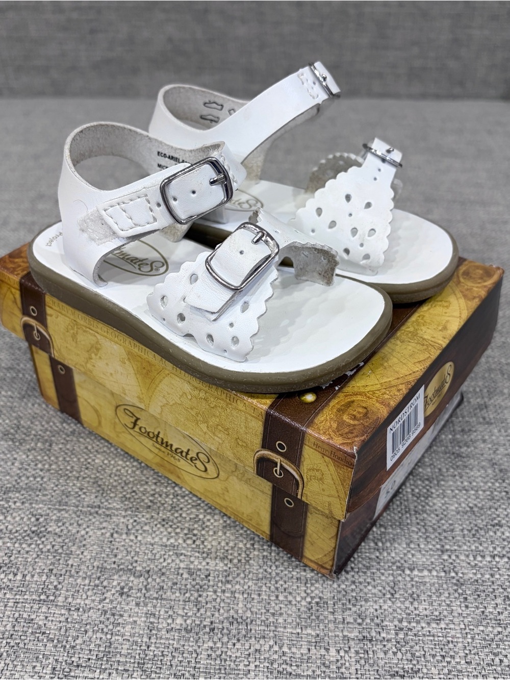 Footmates size 5 Eco-Ariel VGUC includes box